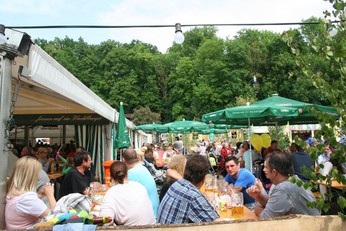 Weinhuegelfest Biergarten
